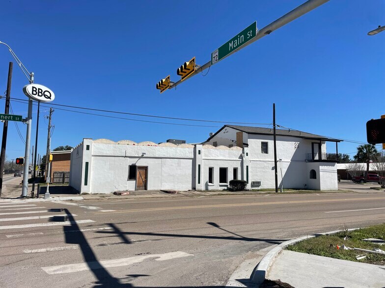 More Photos Of 444 Main St, Yorktown Restaurant For Sale