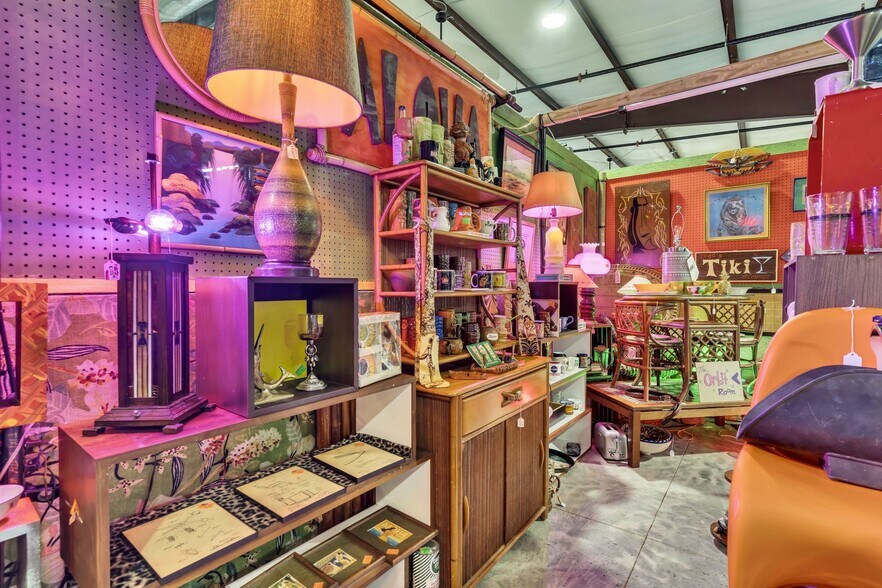 More Photos Of 2120 Old Highway 431 S, Greenbrier Freestanding For Sale