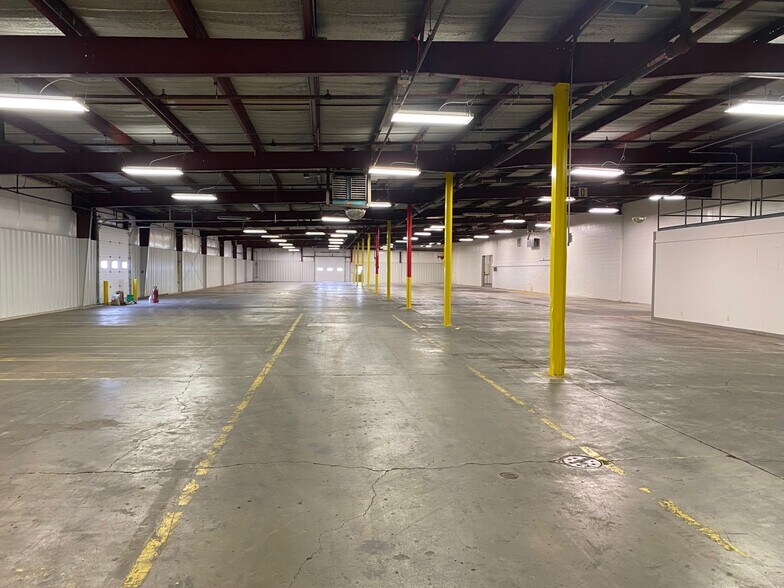 More Photos Of 2200 4th Ave, Seymour Manufacturing For Lease