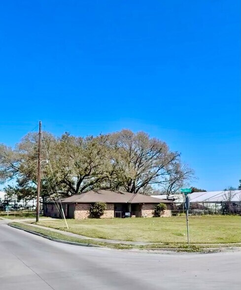 More Photos Of 5930 Killough St, Houston Office For Sale