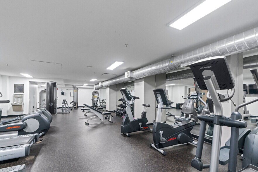 More Photos Of 1-49 N Howard St, Baltimore Unknown For Lease