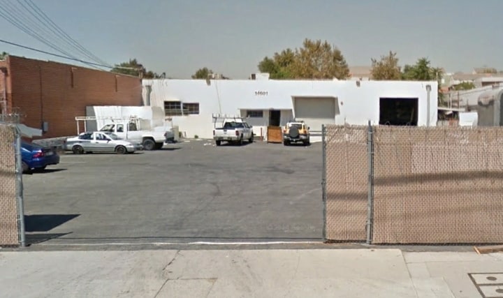 Primary Photo Of 14601 Arminta St, Van Nuys Manufacturing For Sale