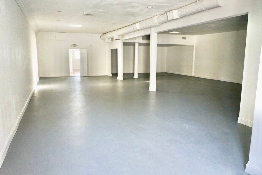 More Photos Of 10623 Burbank Blvd, North Hollywood Loft Creative Space For Sale