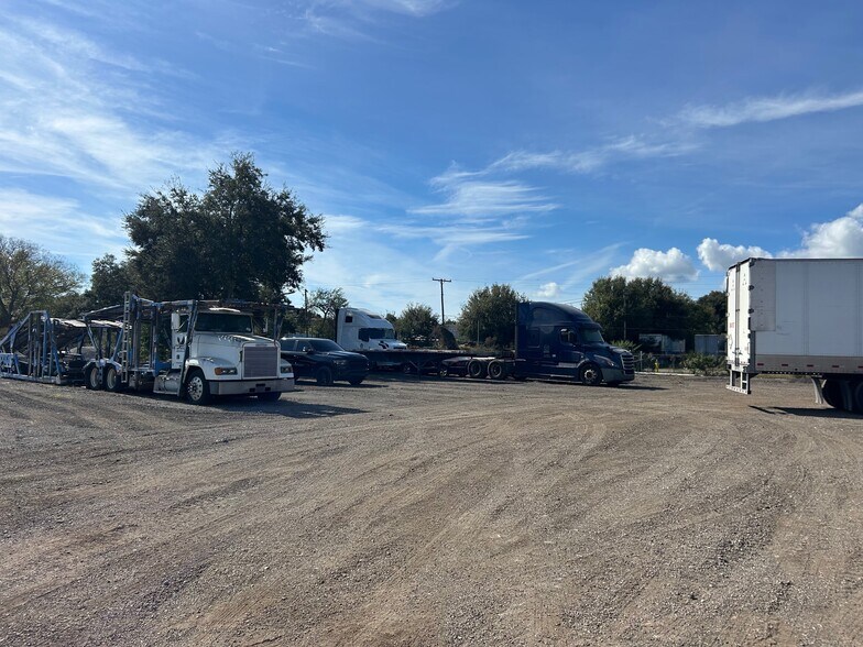 More Photos Of 5403 Causeway Blvd, Tampa Land For Lease