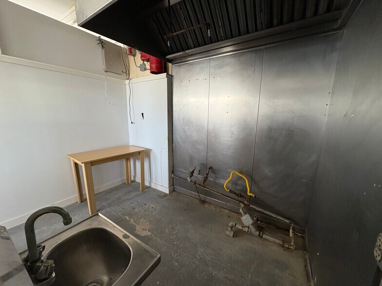 More Photos Of 800-814 Atlantic Ave, Ocean City Hotel For Lease