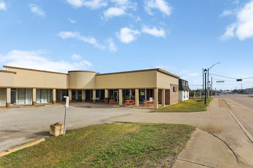 More Photos Of 2622 NASA Rd 1, Seabrook Unknown For Lease