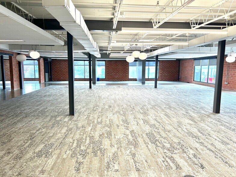 More Photos Of 2118 Lamar St, Houston Storefront Retail Office For Lease