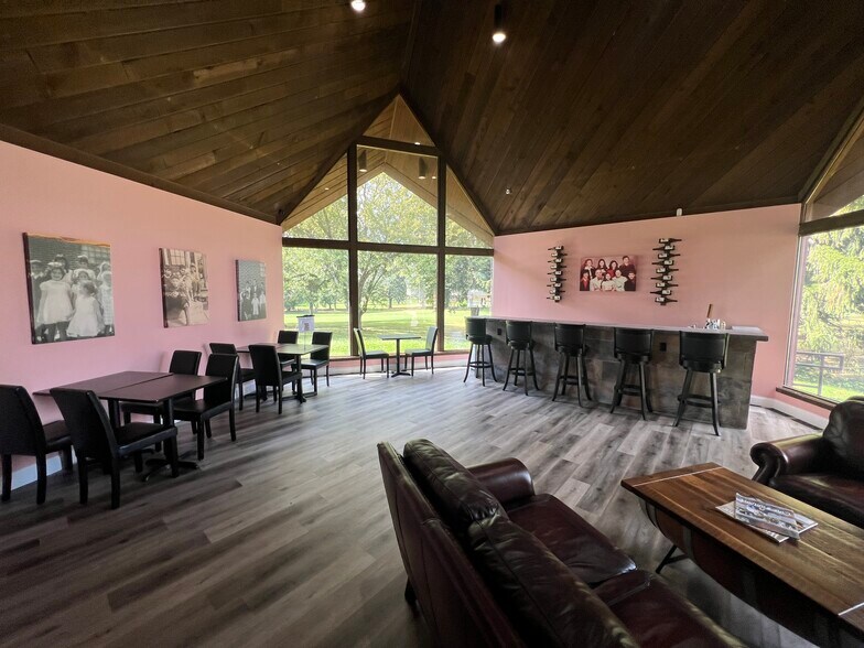 More Photos Of 10804 Wilkshire Blvd, Bolivar Office For Sale