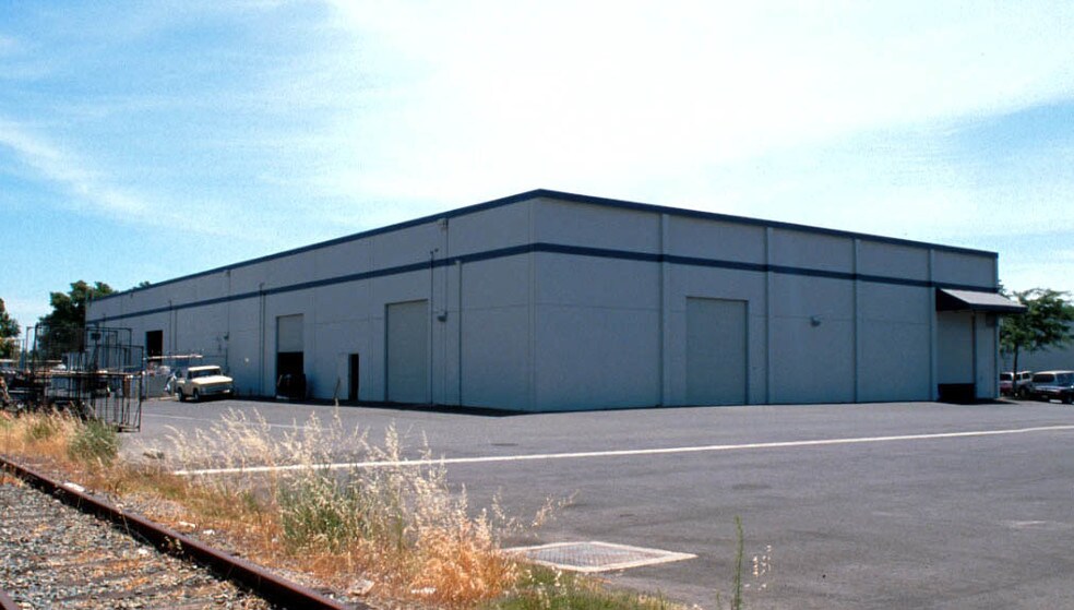 More Photos Of 175 Commerce Cir, Sacramento Warehouse For Lease