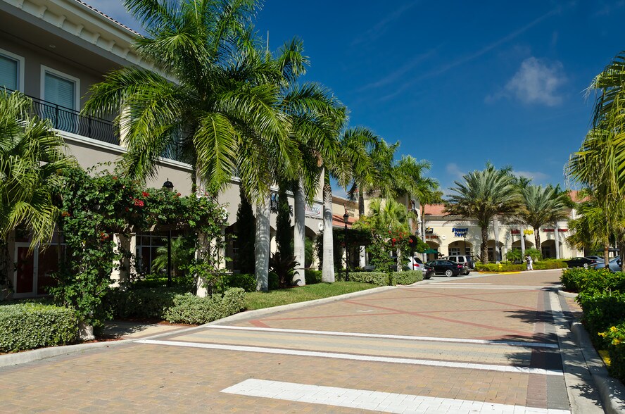 More Photos Of 2371 Vanderbilt Beach Rd, Naples Freestanding For Lease
