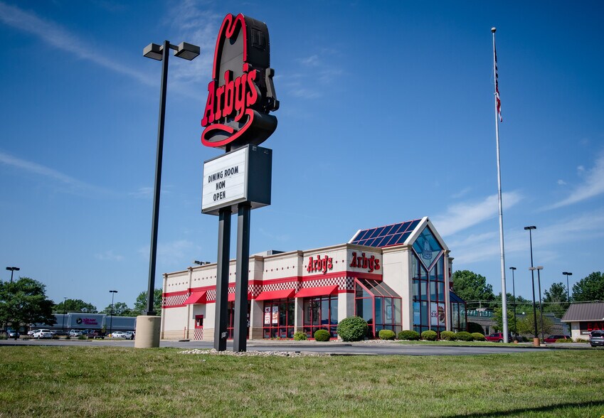 More Photos Of 2501-2547 W State St, New Castle Unknown For Lease