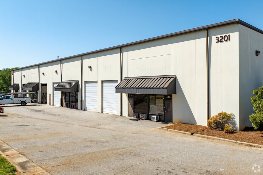 More Photos Of 3201 Wellington Ct, Raleigh Warehouse For Lease