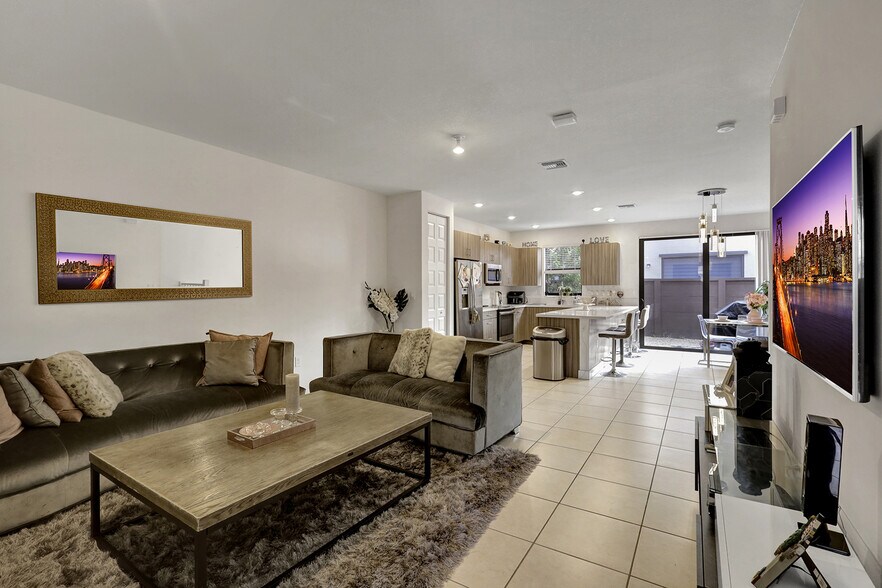 More Photos Of 15809 NW 91st Ct, Miami Lakes Specialty For Sale