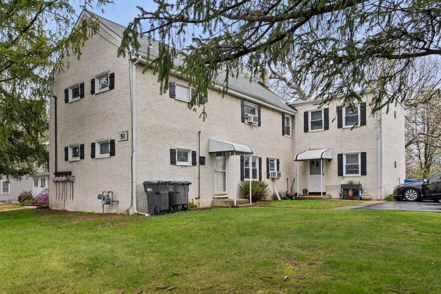 Primary Photo Of 51 Crosswicks Chesterfield Rd, Chesterfield Apartments For Sale