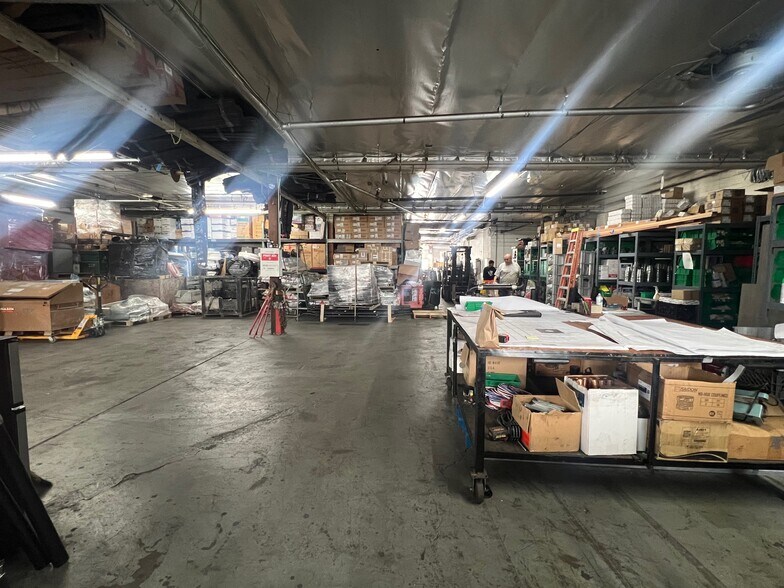More Photos Of 709-711 W Ivy St, Glendale Warehouse For Lease