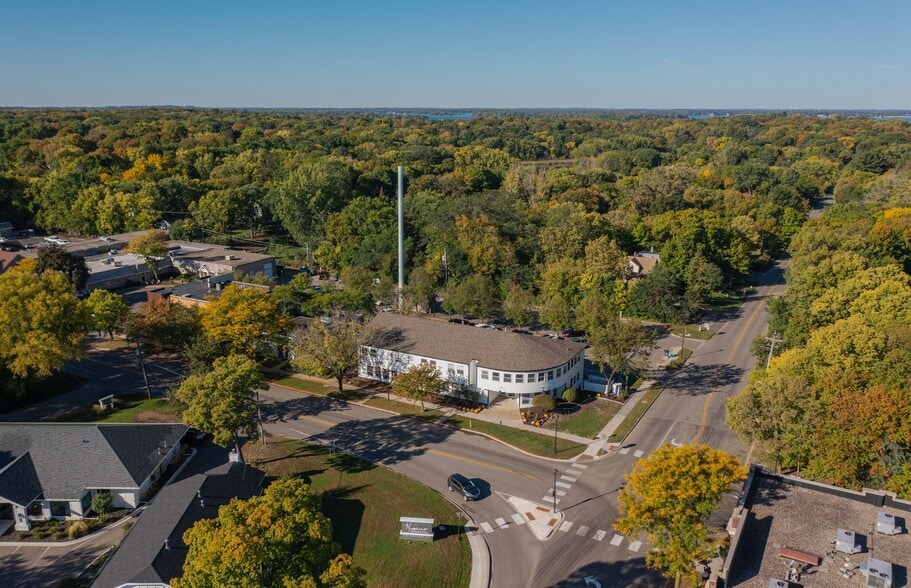 More Photos Of 18300 Minnetonka Blvd, Wayzata Medical For Lease