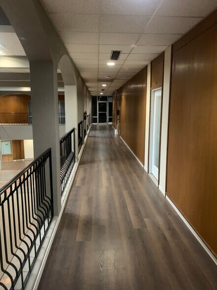 More Photos Of 598 Westwood Dr, Abilene Office For Sale