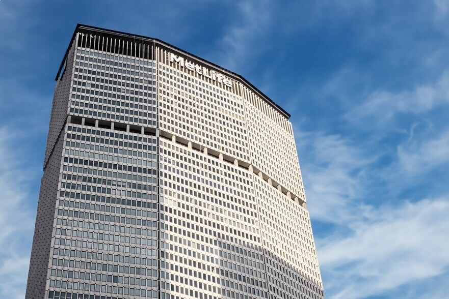 More Photos Of 200 Park Ave, New York Office For Sale