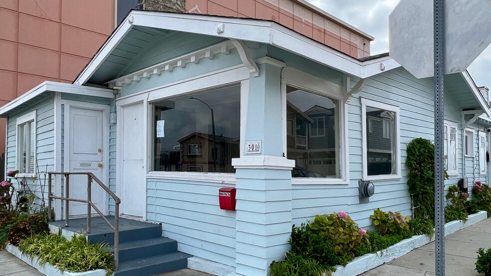 More Photos Of 301 E Balboa Blvd, Newport Beach Apartments For Sale