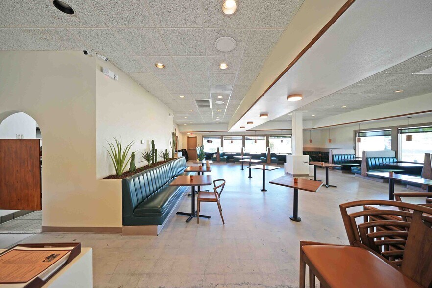 More Photos Of 1401 Lakeside Ct, Yakima Restaurant For Lease