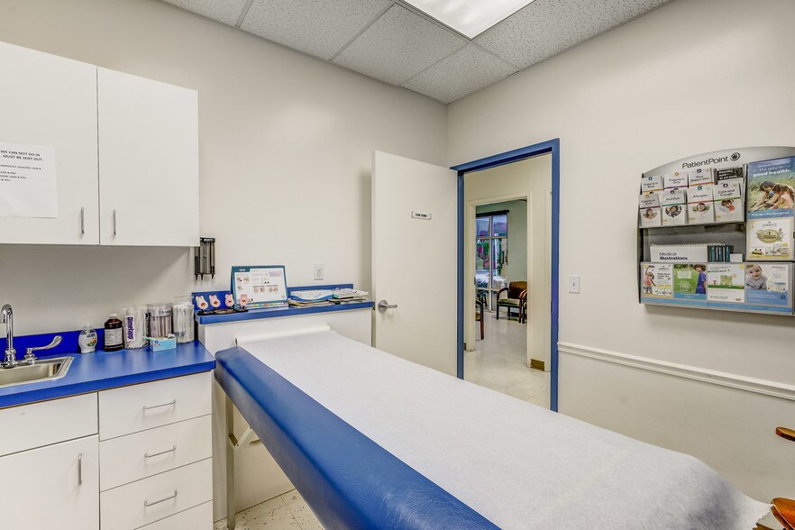 More Photos Of 5205 Village Blvd, West Palm Beach Medical For Lease