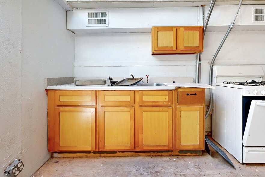 More Photos Of 612 Natoma St, San Francisco Warehouse For Sale