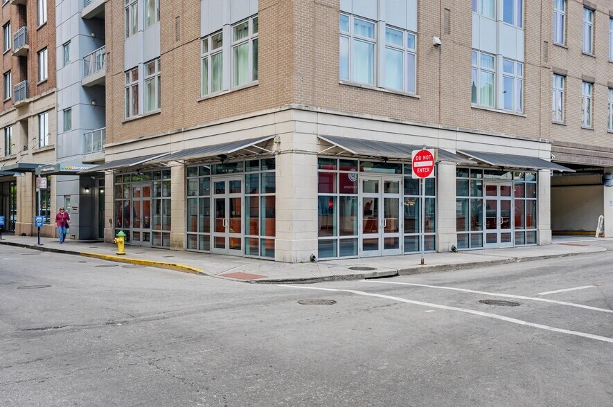 More Photos Of 110 W Bryan St, Savannah Freestanding For Lease