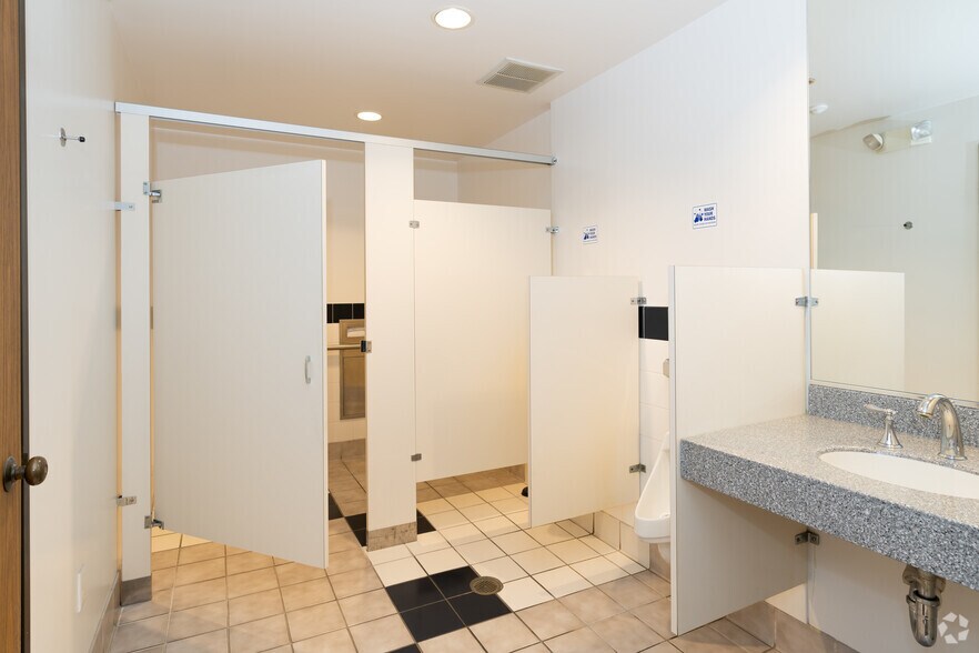 More Photos Of 710 Lakeway Dr, Sunnyvale Office For Lease