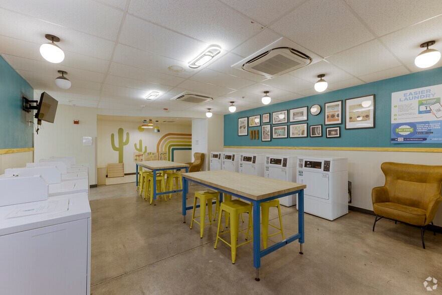 More Photos Of 2302 W Colter St, Phoenix Apartments For Lease