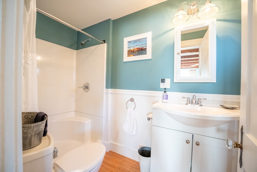 More Photos Of 2 River Rd, Cape Neddick Hospitality For Sale