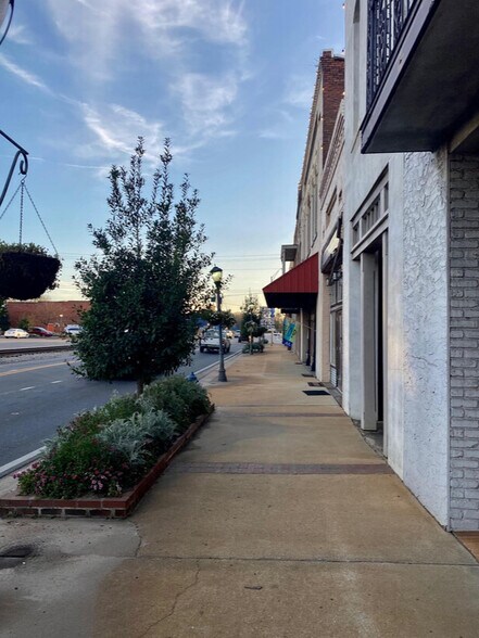 More Photos Of 121 Saint Joseph Ave, Brewton Office For Sale