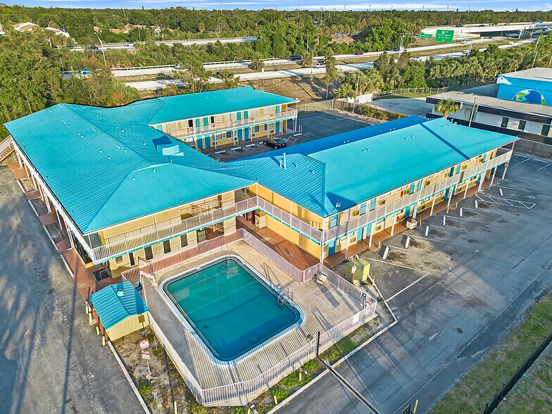 More Photos Of 4600 34th St S, Saint Petersburg Hotel For Sale