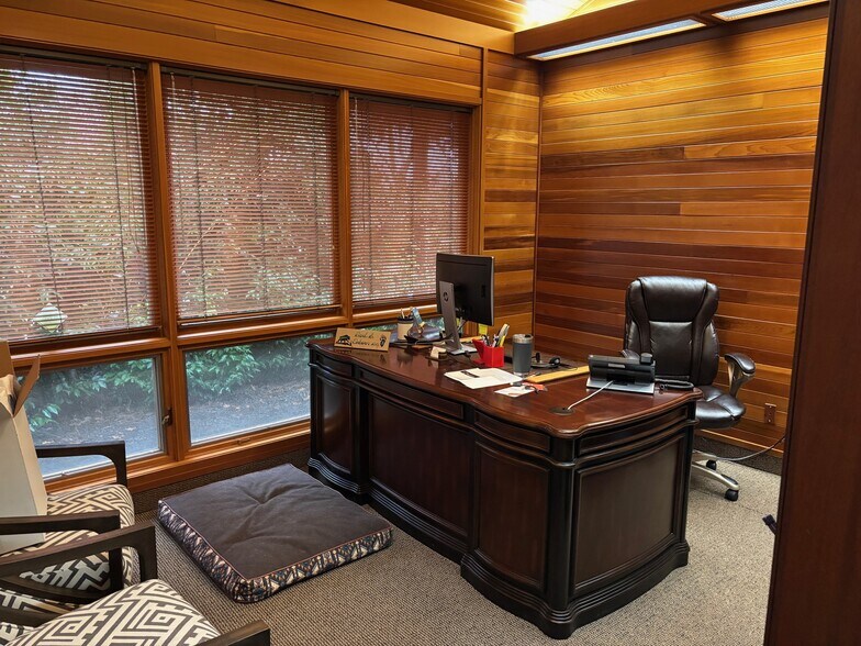 More Photos Of 2850 State St, Medford Medical For Sale