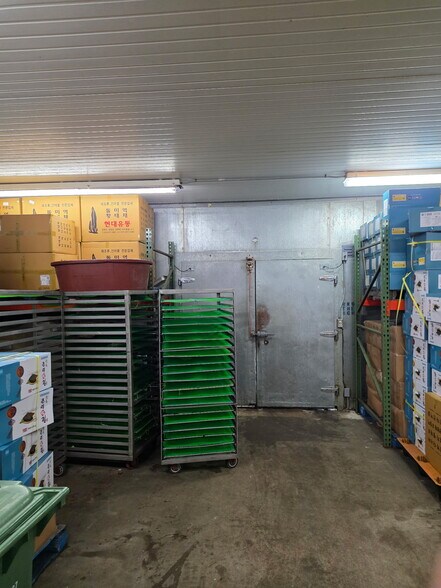 More Photos Of 534 Stanford, Los Angeles Warehouse For Sale