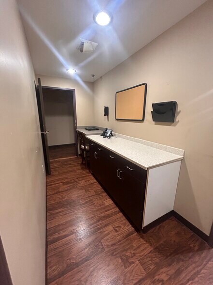 More Photos Of 12205 County Line Rd, Madison Medical For Lease