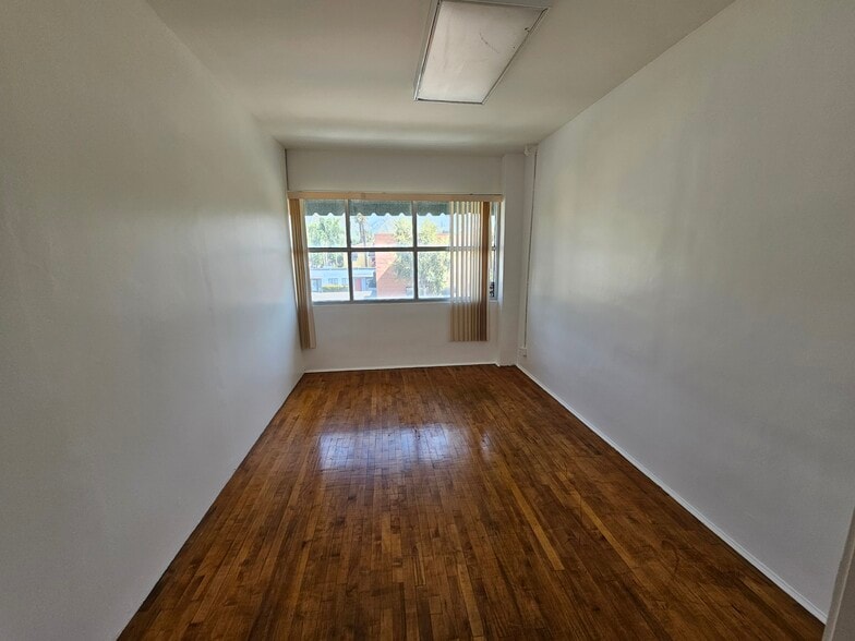 More Photos Of 6623 San Fernando Rd, Glendale Storefront Retail Office For Sale