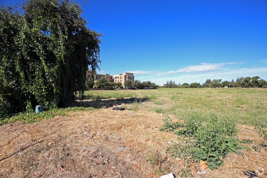 More Photos Of Reed Ave, West Sacramento Land For Lease
