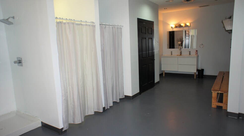 More Photos Of 134 Pembina Rd, Sherwood Park Flex For Sale