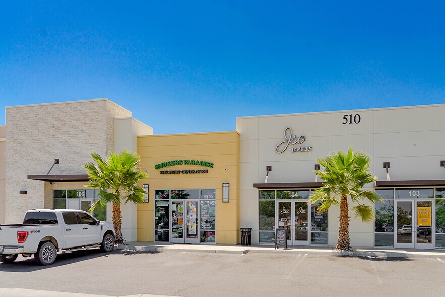 More Photos Of 550 Woollomes Ave, Delano Freestanding For Sale