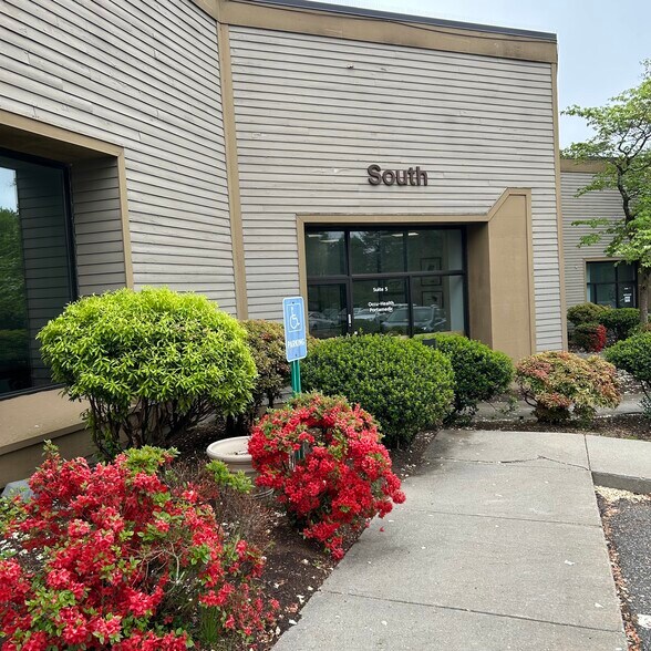 More Photos Of 200 N Main St, East Longmeadow Loft Creative Space For Lease