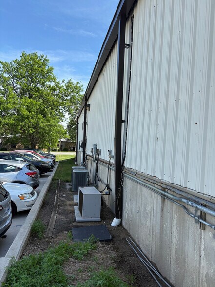 More Photos Of 2360 Oak Industrial Dr NE, Grand Rapids Flex For Sale