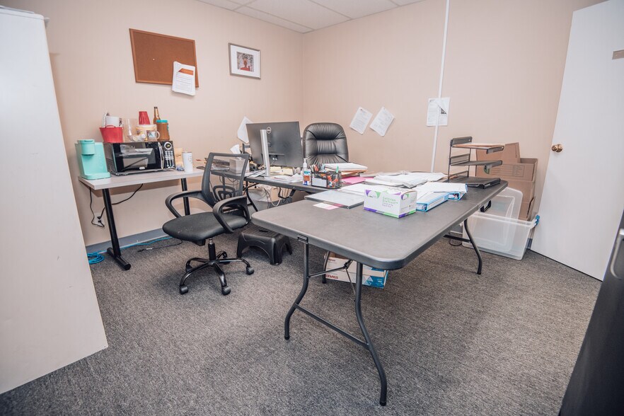 More Photos Of 1 Post Office Rd, Waldorf Medical For Lease