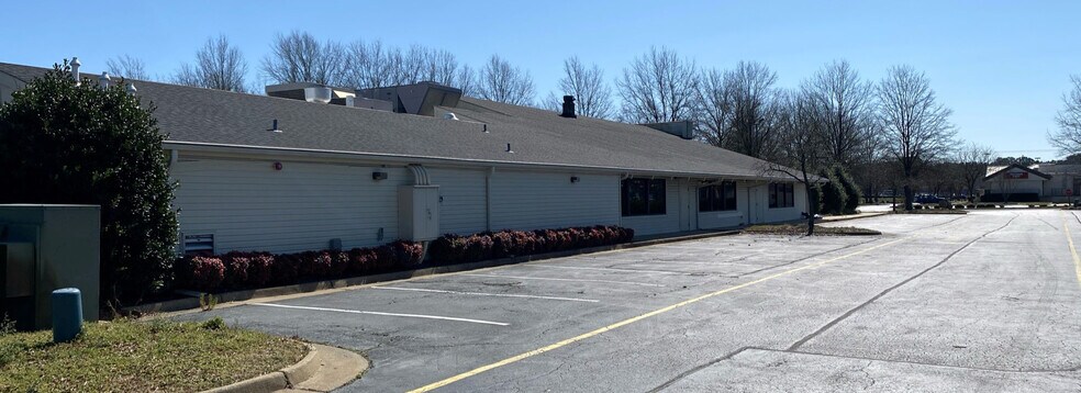 More Photos Of 2324 Chesapeake Square Ring Rd, Chesapeake Storefront Retail Office For Sale