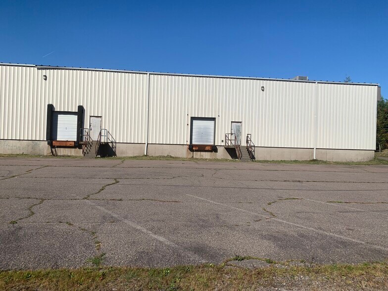 More Photos Of 32 Paint St, Port Hawkesbury Office For Lease