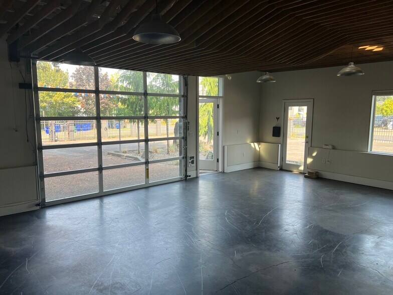 More Photos Of 6931 NE Martin Luther King Jr Blvd, Portland Auto Repair For Sale