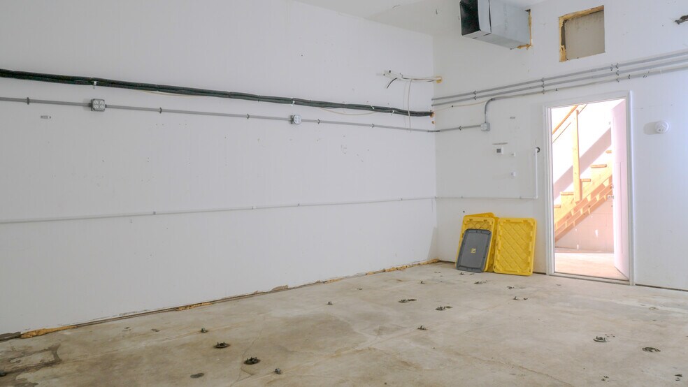 More Photos Of 440 Dry Bridge Rd, North Kingstown Warehouse For Sale