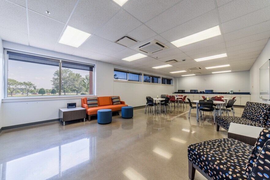 More Photos Of 306 JB Hunt Corporate Dr, Lowell Office For Sale