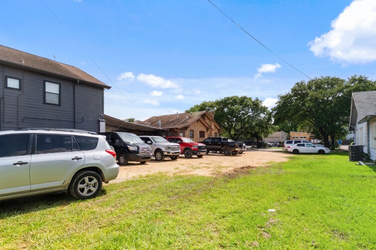 More Photos Of 1322 Yale St, Houston Office For Lease