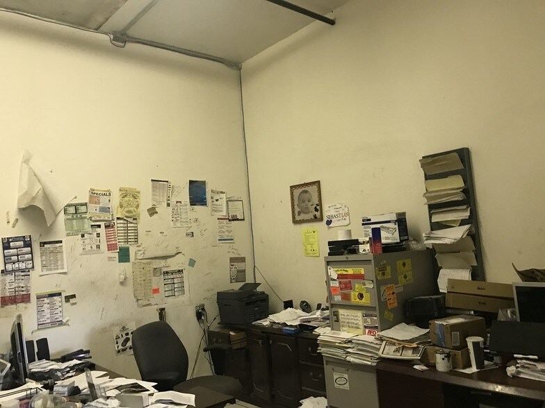 More Photos Of 1543 E Van Buren St, Phoenix Auto Repair For Sale