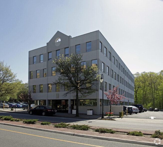 More Photos Of 150 Great Neck Rd, Great Neck Office For Lease